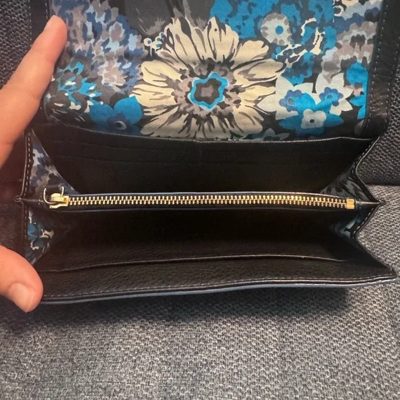 Vera Bradley Black Leather Wallet Clutch with Blue Floral Pattern Inside - Picture 4 of 10